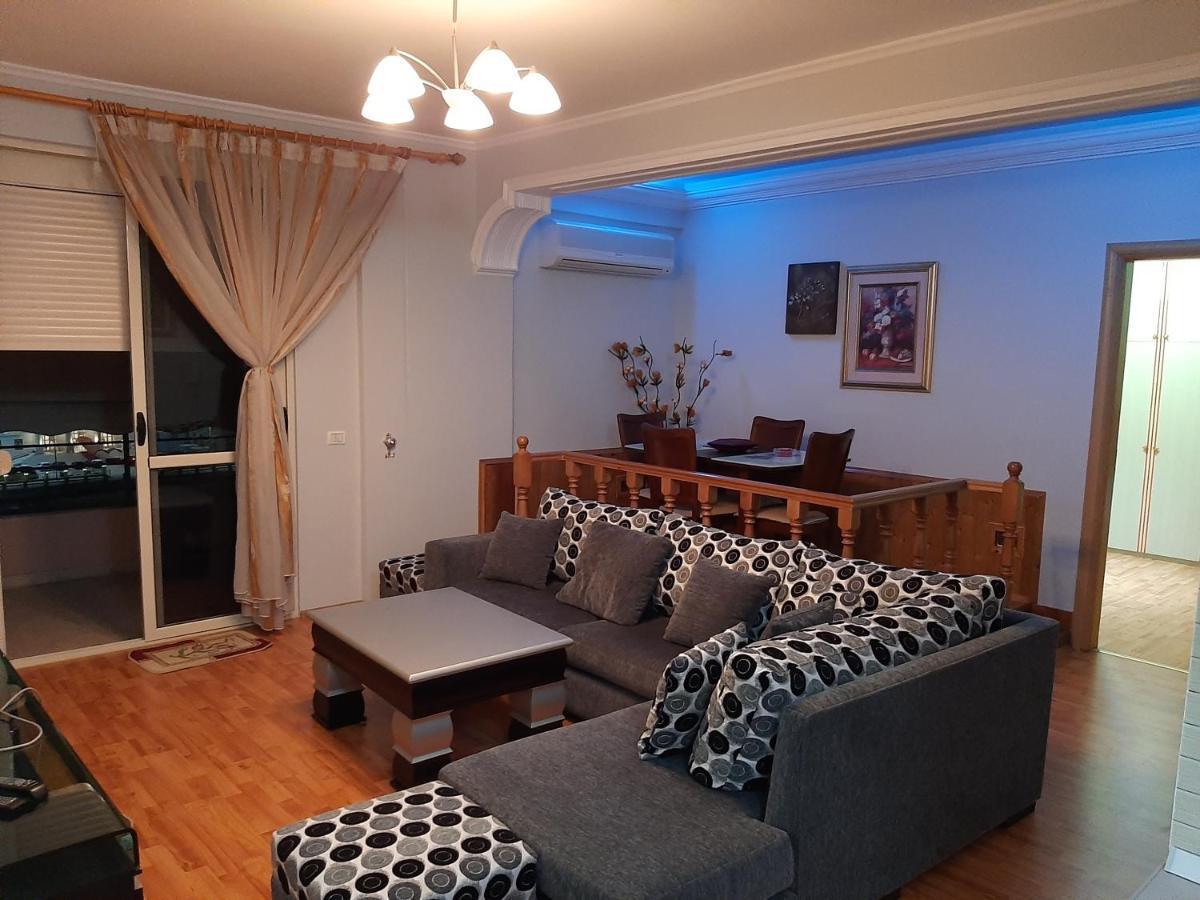 Apartament Egzoni City Center Berat Exterior foto