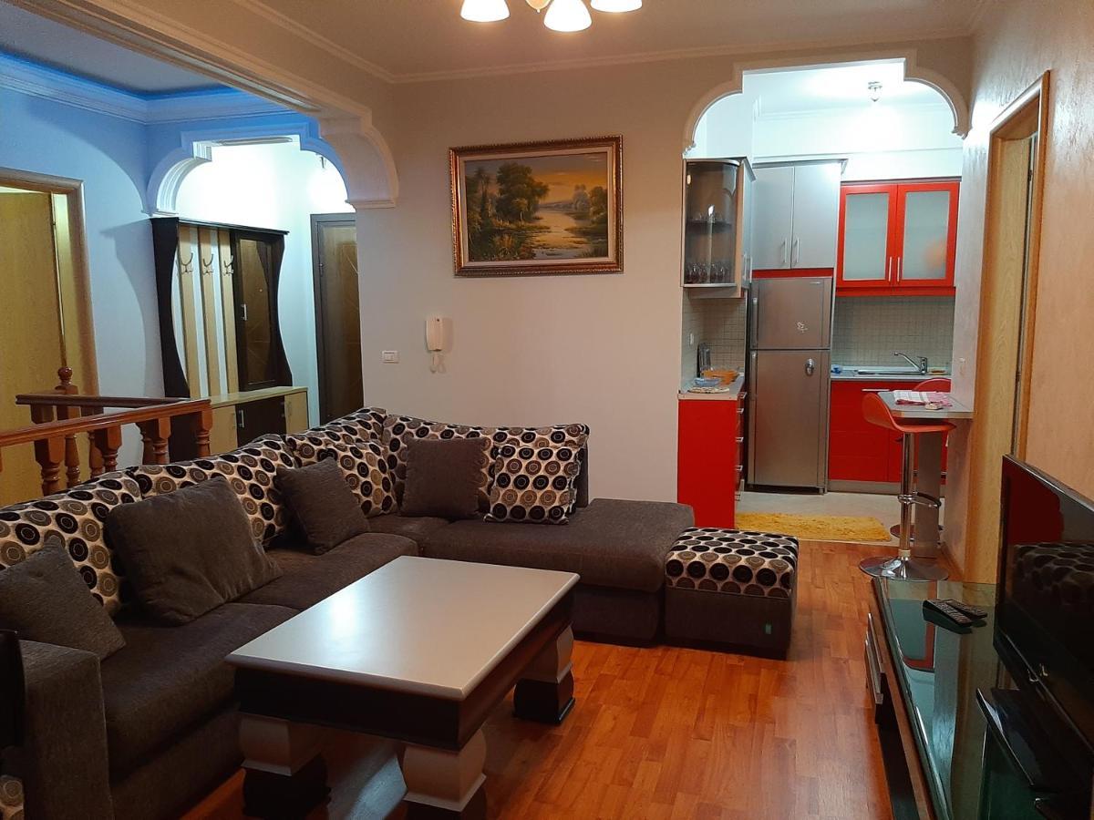 Apartament Egzoni City Center Berat Exterior foto