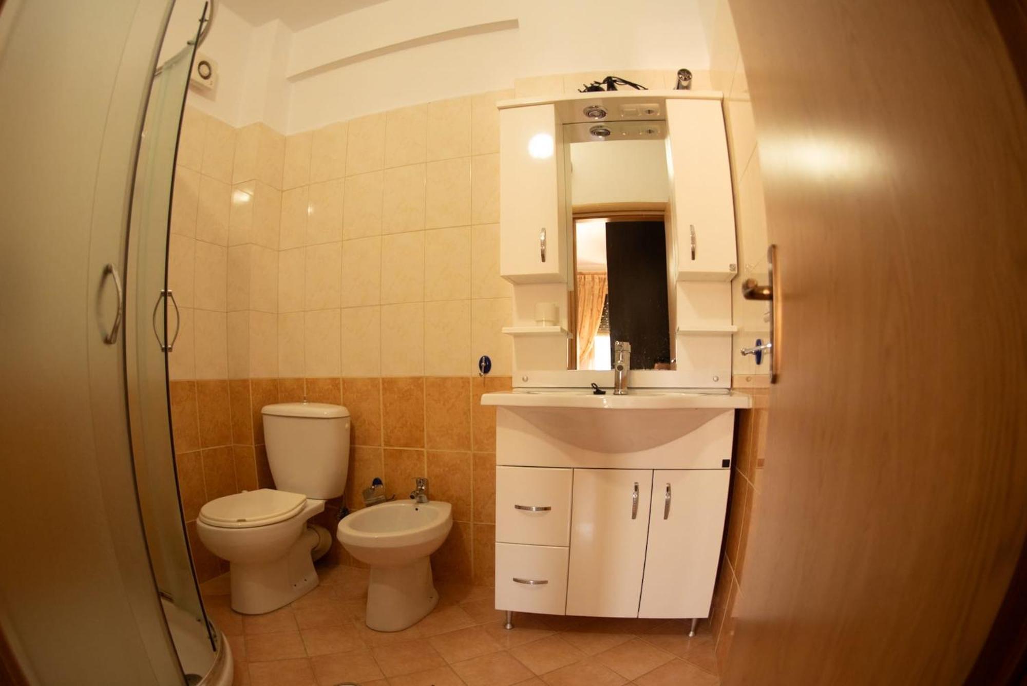 Apartament Egzoni City Center Berat Exterior foto