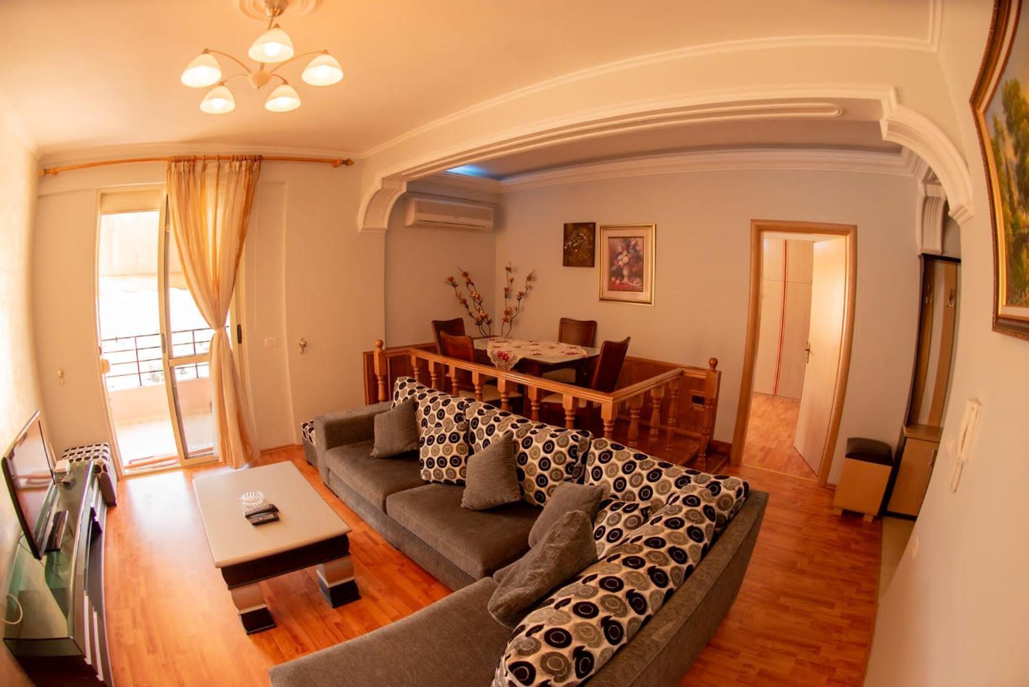 Apartament Egzoni City Center Berat Exterior foto